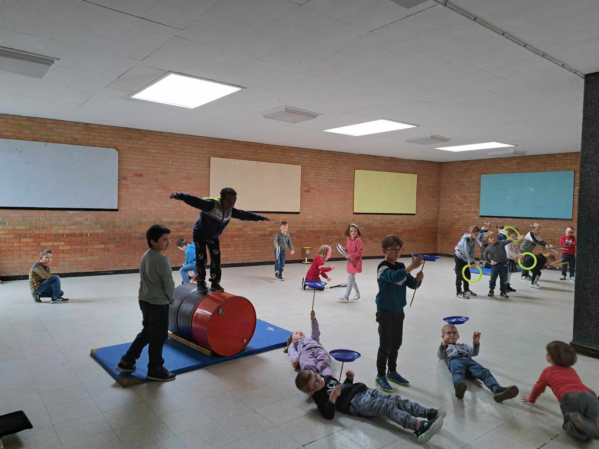 Stage cirque en école maternelle