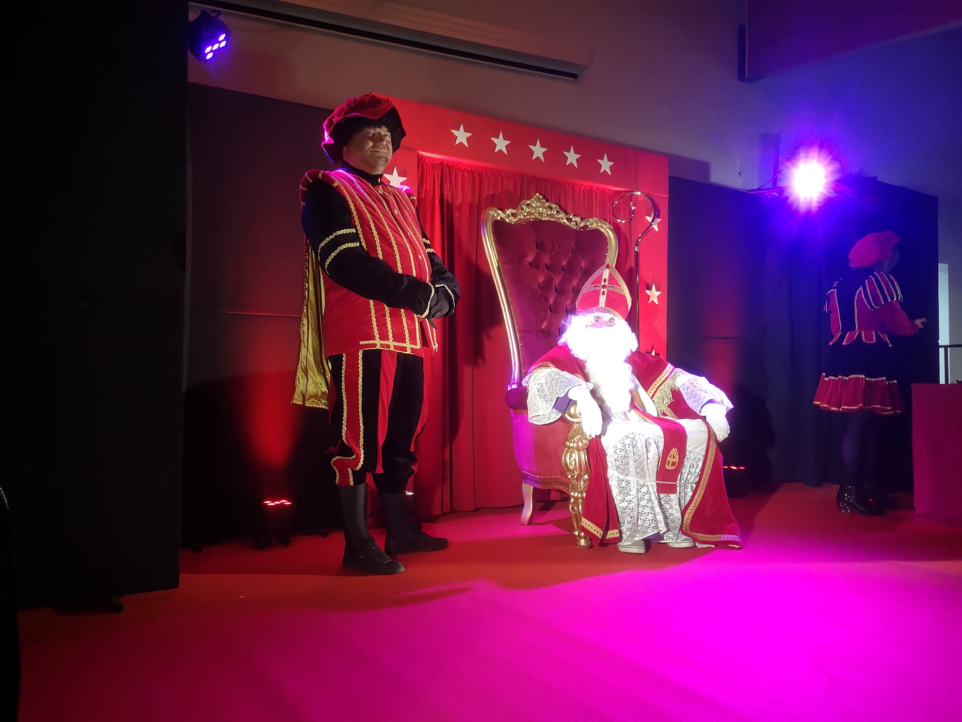 Prestatio de Saint Nicolas, Décor, son, limière avec l'équipe de Magic Arts