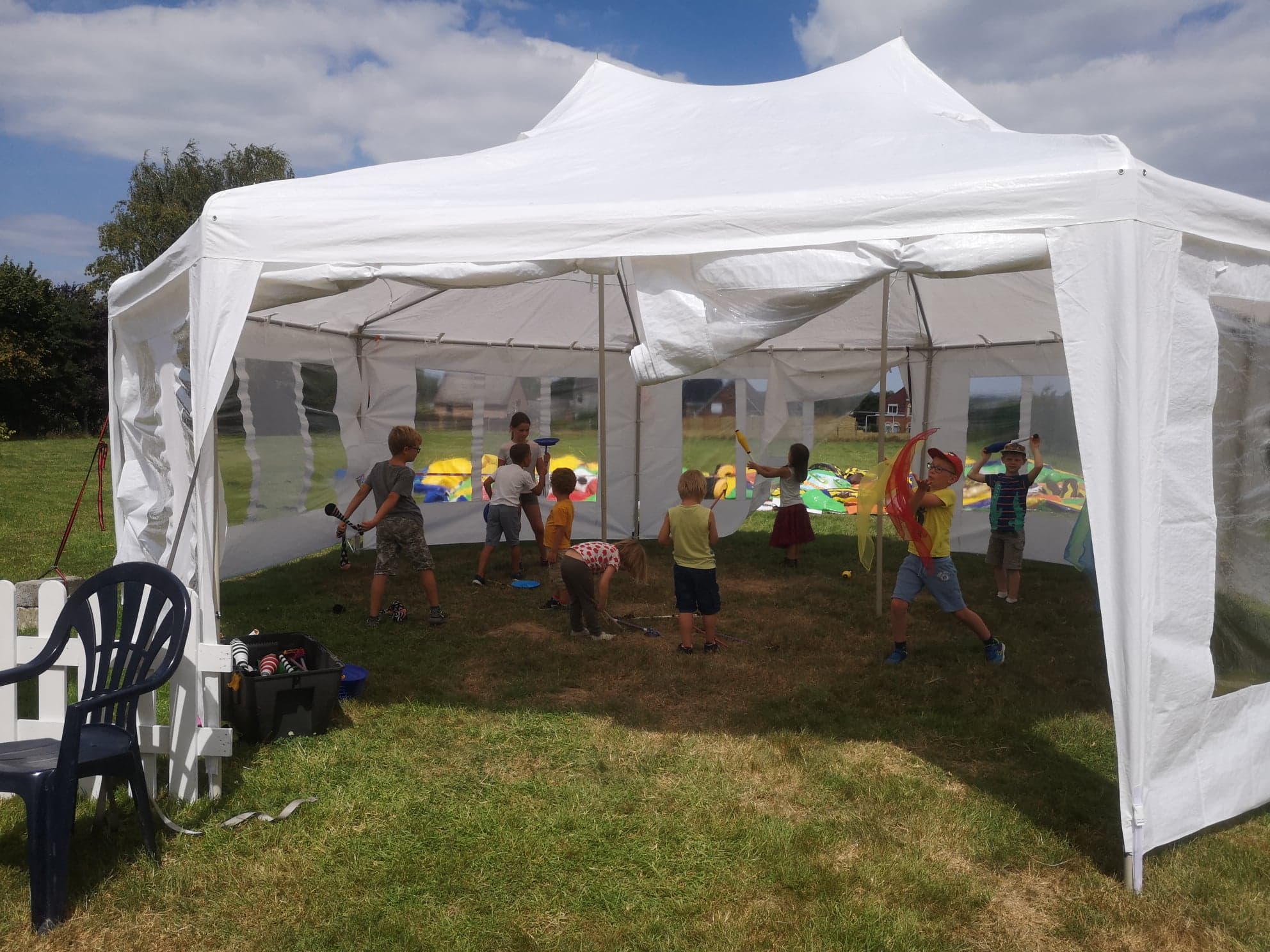 L'école de cirque de Magic Arts participe à vos projets de stages durant les vacances.